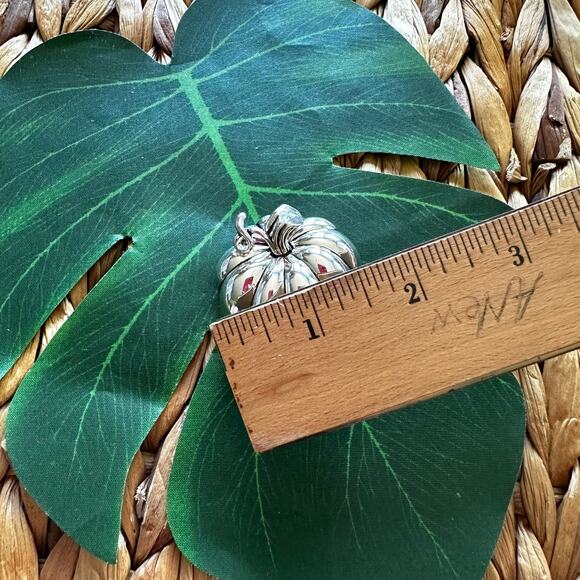 BOGO FREE SILVER PIN PUMPMIN VINTAGE BEST FALL HARVEST BROOCH - Picture 6 of 7
